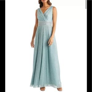 NWT,R & M Richards Crinkle Pleated Gown,seafoam